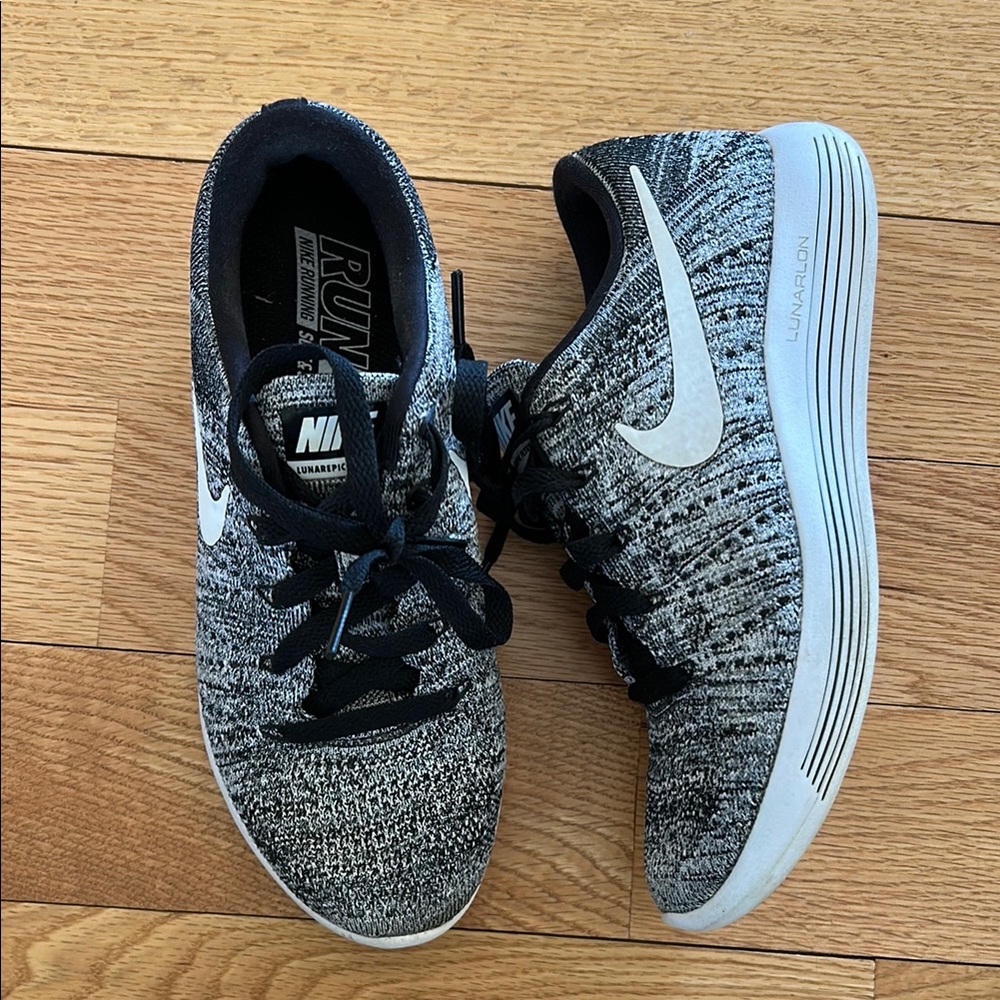 Nike Black and White Running Shoes